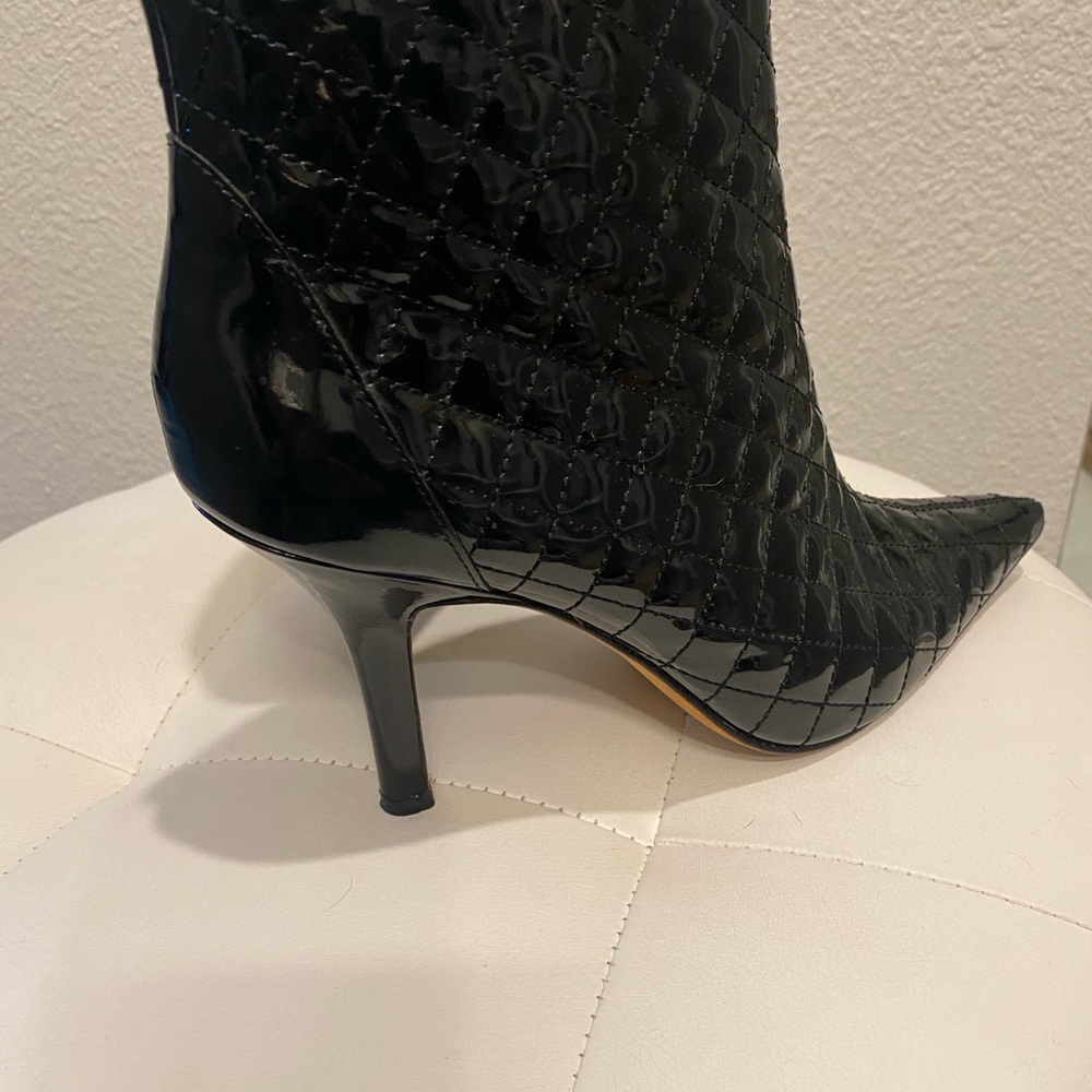 🐝BlacK Friday ~ boutique 9 ~ Black Patent Quilted Ankle Heeled Boots